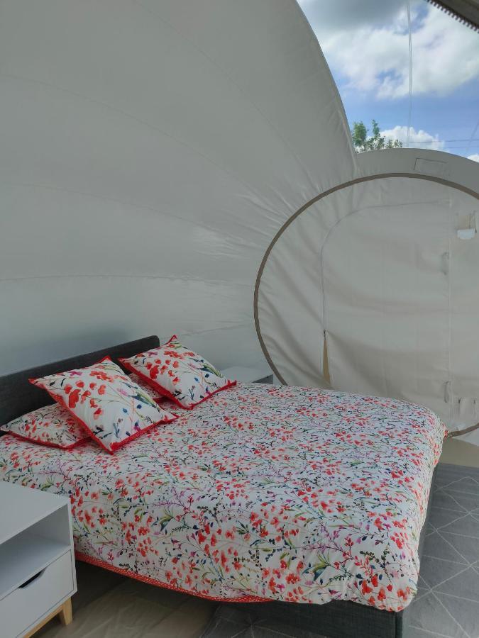 Cele Bulles Etoilees Hotel Brengues Exterior photo